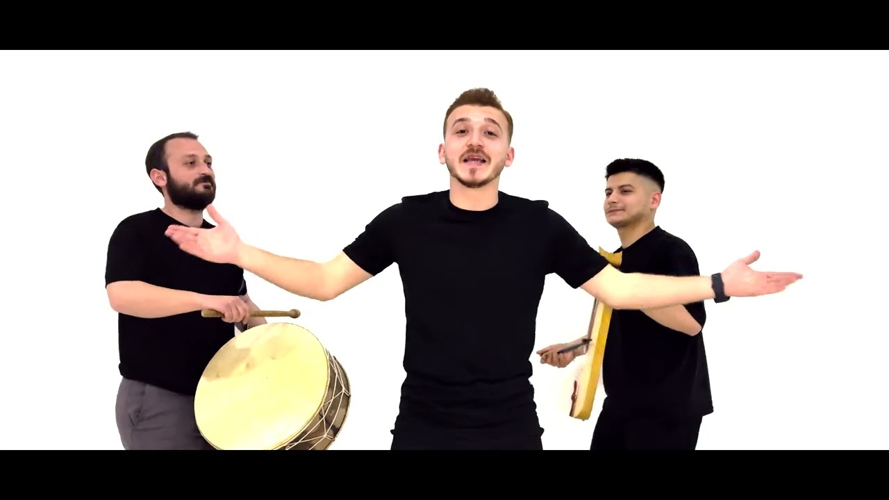 Emre Mert Uğur Tutuştum Aşka