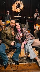 Pelin Akil Kendine Gel